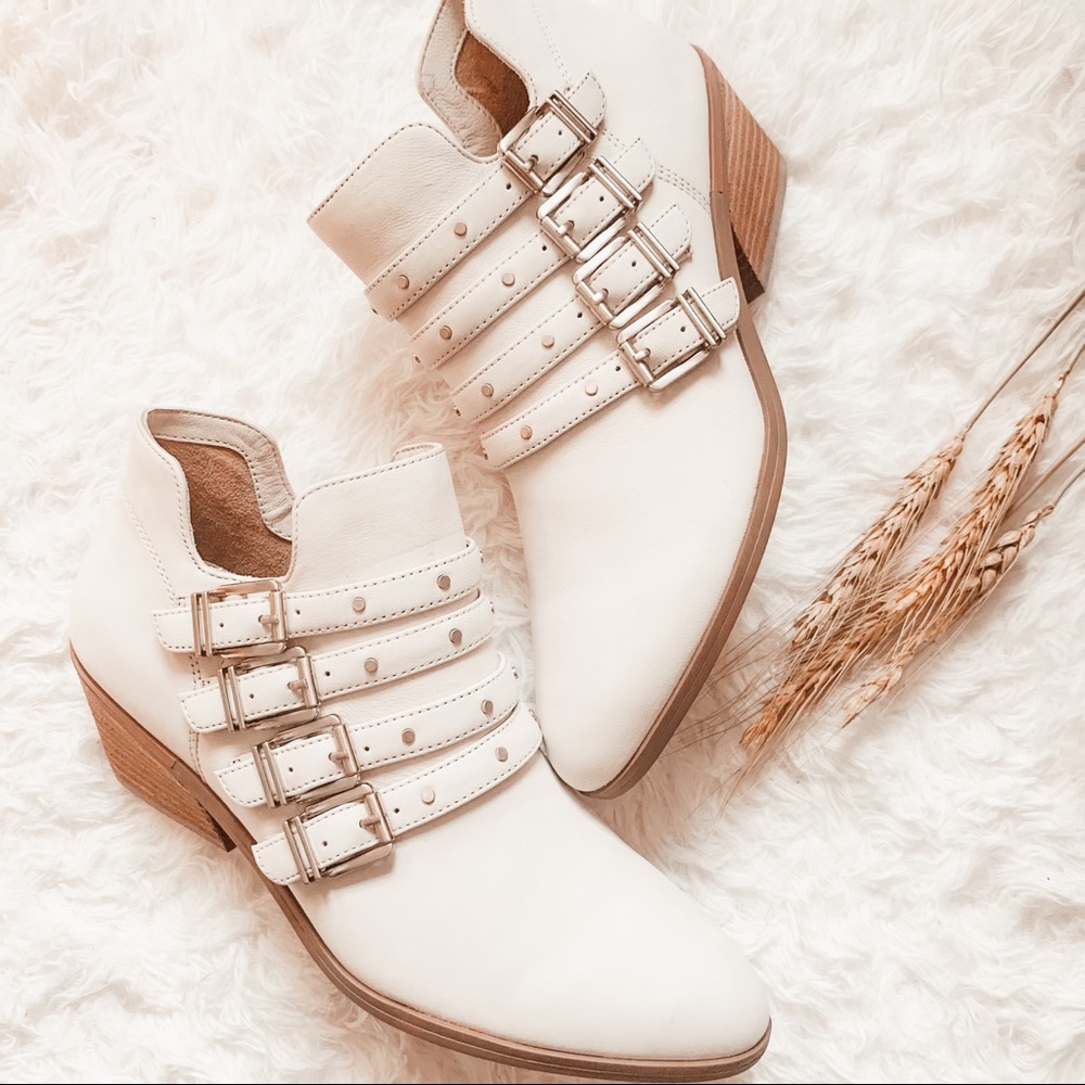 Dr Scholl’s  white ankle booties